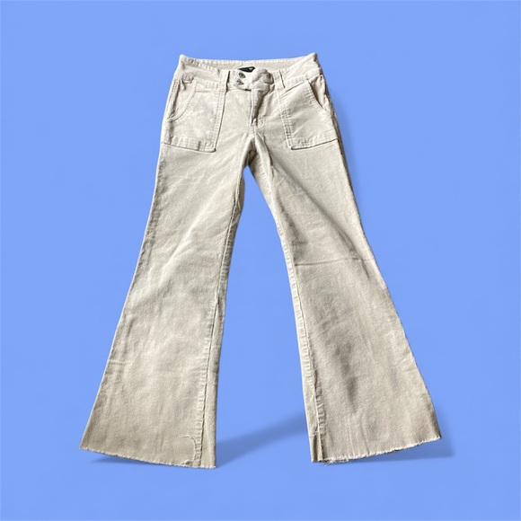 Forever 21 Pants - Forever 21 Cream Flared Corduroy Jeans Size Large EUC